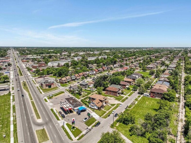 More Photos Of 13730 Livernois Ave, Detroit General Retail For Sale