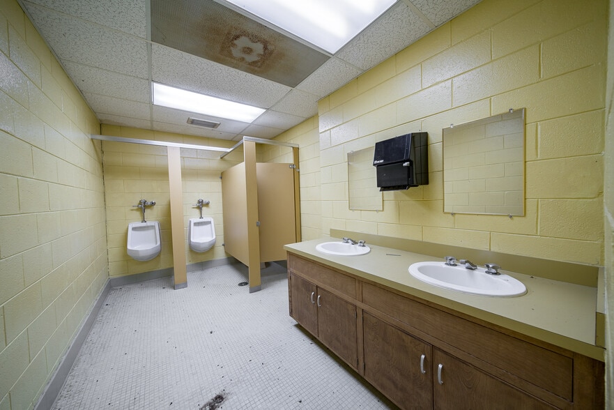 More Photos Of 4323 Primrose Rd, Columbus Religious Facility For Sale