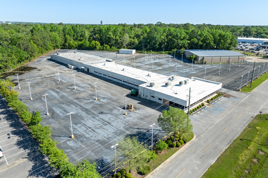 More Photos Of 3016 Government Blvd, Mobile Auto Dealership For Lease