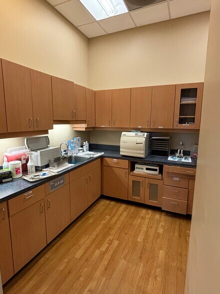 More Photos Of 14967 W Bell Rd, Surprise Medical For Sale