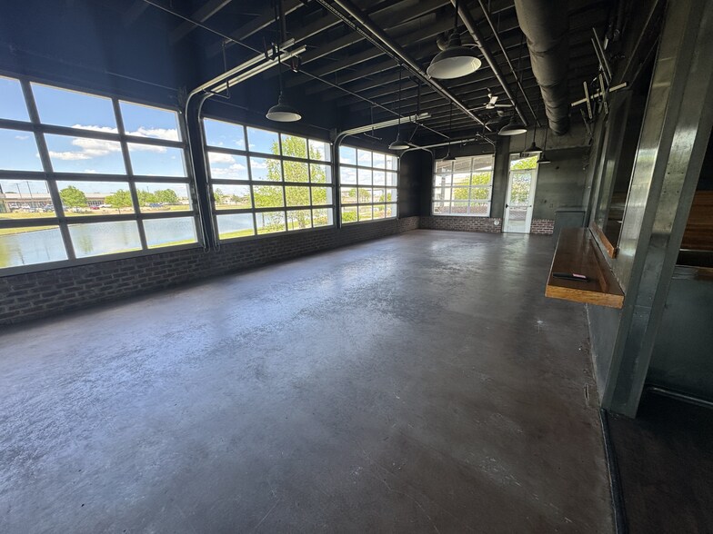 More Photos Of 5601 Crosslake Pky, Waco Restaurant For Lease