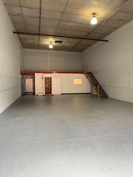 More Photos Of 20200 NW 2nd Ave, Miami Warehouse For Sale