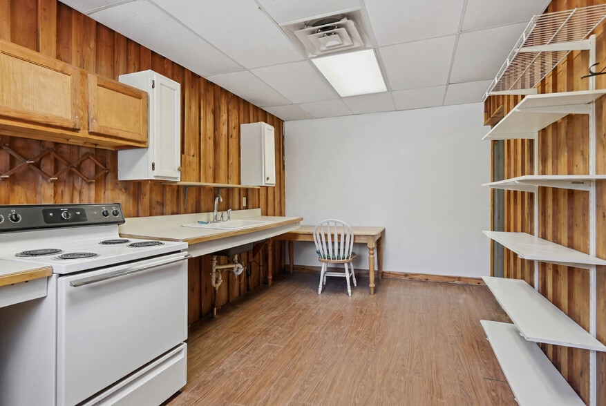 More Photos Of 915 Middle Rd S, Leesburg Industrial For Sale