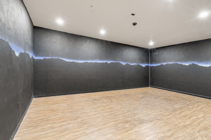 More Photos Of 304-350 NE Agness Ave, Grants Pass Unknown For Lease