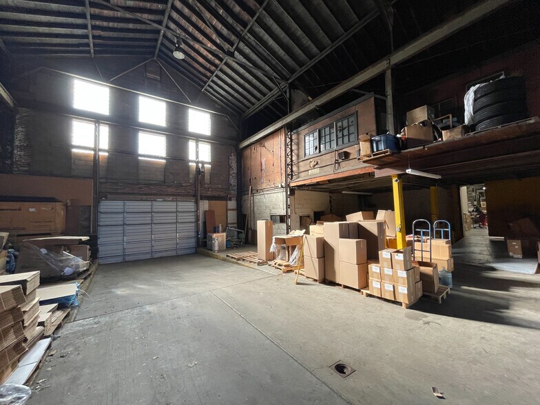 More Photos Of 3001 Pulawski Way, Pittsburgh Warehouse For Sale