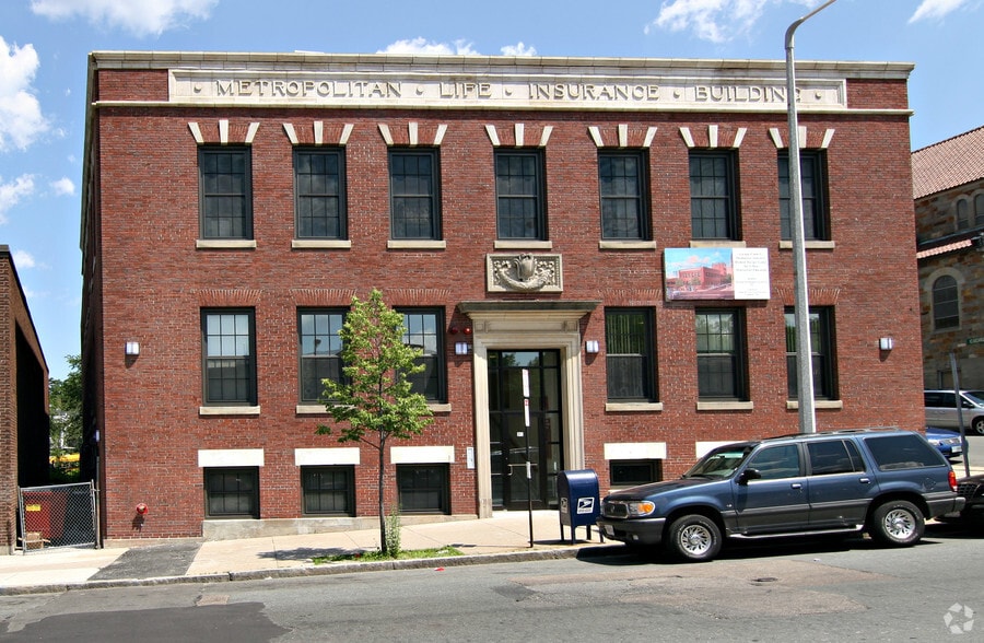 More Photos Of 90 Warren St, Roxbury Medical For Sale