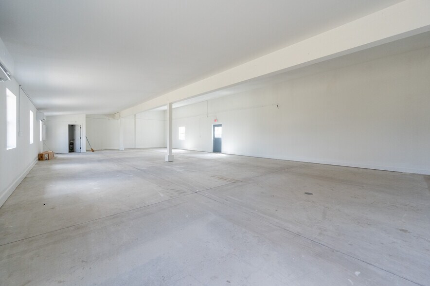More Photos Of 255 Garden Dr, Bozeman Flex For Lease