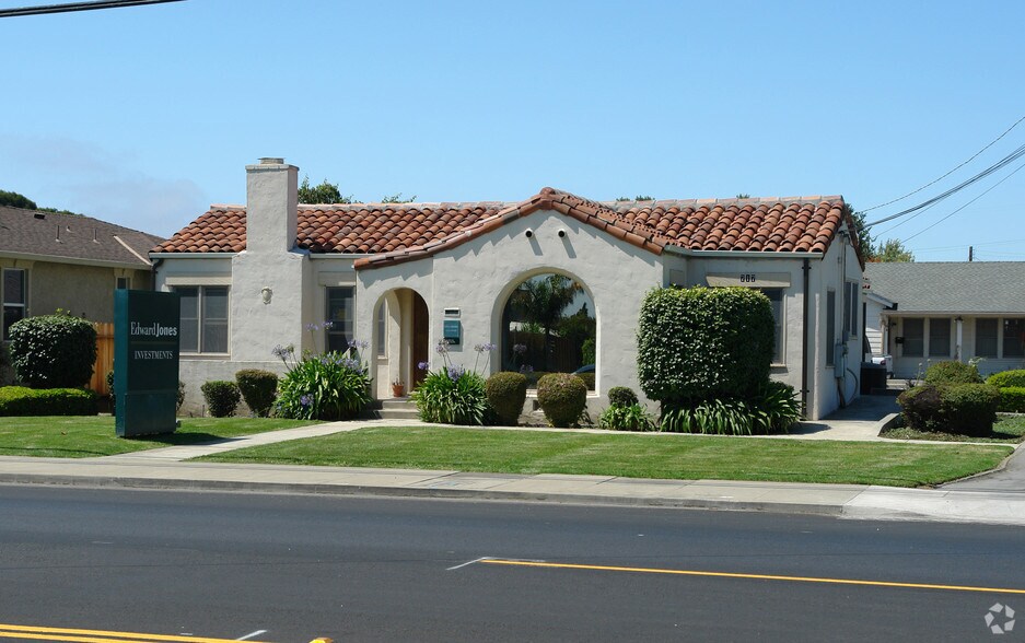 Primary Photo Of 717 E Lake Ave, Watsonville Office For Lease