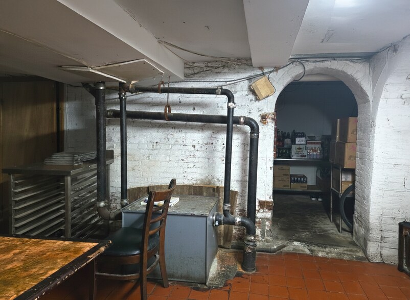 More Photos Of 609 Franklin Ave, Brooklyn Hospitality For Lease