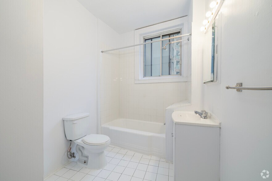 More Photos Of 2310 Rue Guy, Montréal Apartments For Lease