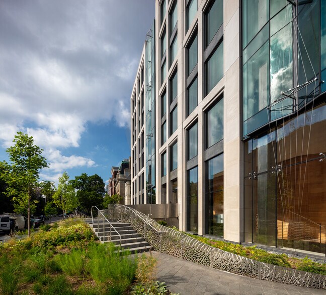 More Photos Of 1101 16th St NW, Washington Office For Sale