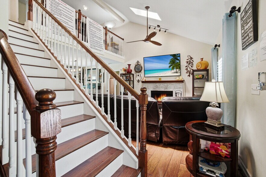 More Photos Of 4120 3rd Ave NW, Naples Apartments For Sale