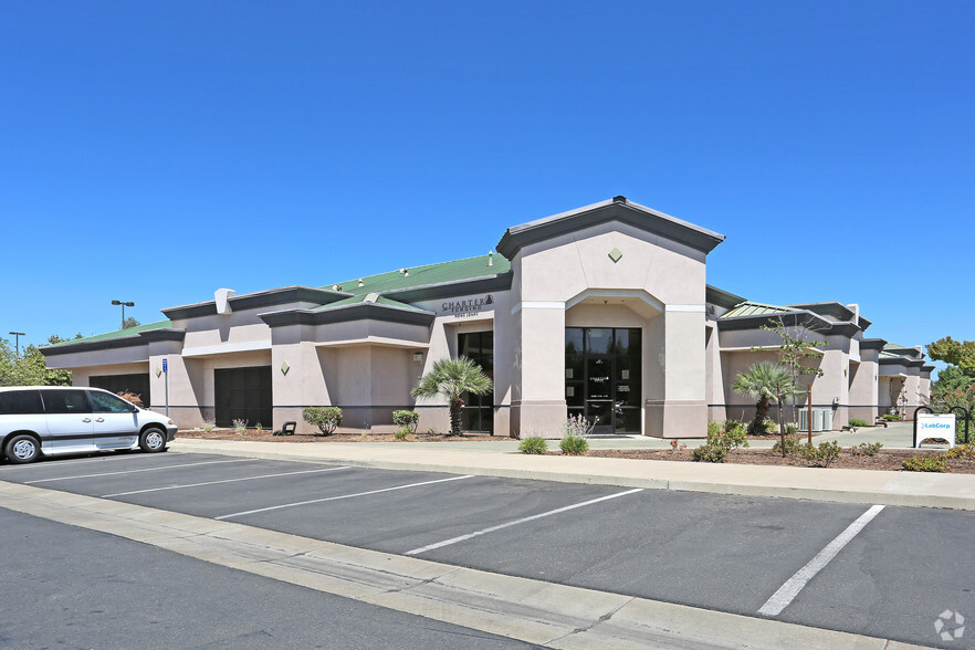 Primary Photo Of 424 E Yosemite Ave, Merced Medical For Lease