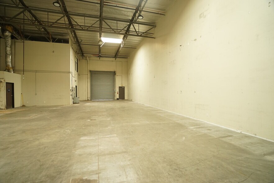 More Photos Of 5055 Walnut Grove Ave, San Gabriel Manufacturing For Lease