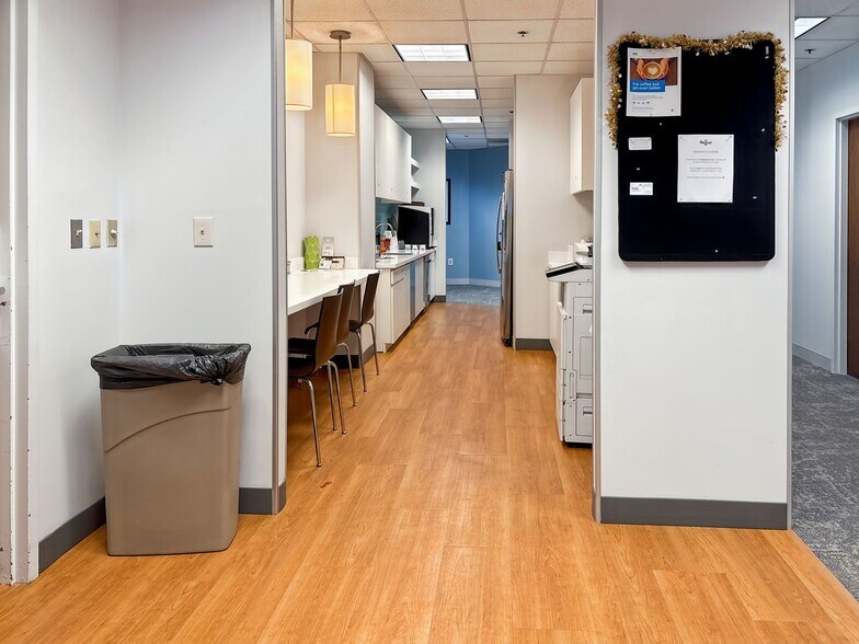 More Photos Of 7400 Beaufont Springs Dr, Richmond Coworking Space