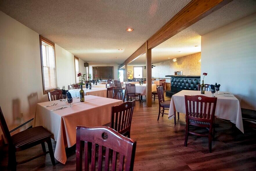 More Photos Of 234 E 1st St, Powell Hotel For Sale