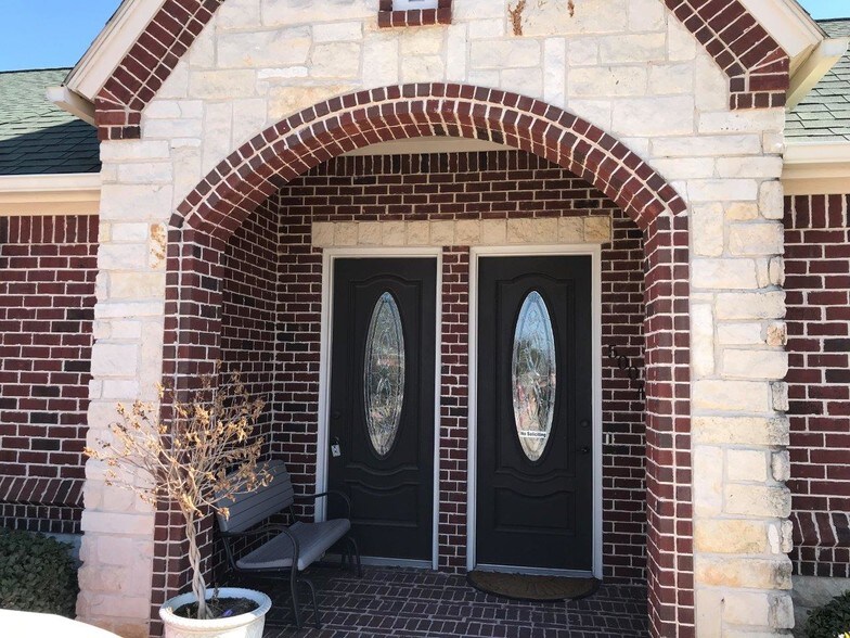 More Photos Of 6636 N Riverside Dr, Fort Worth Office For Lease