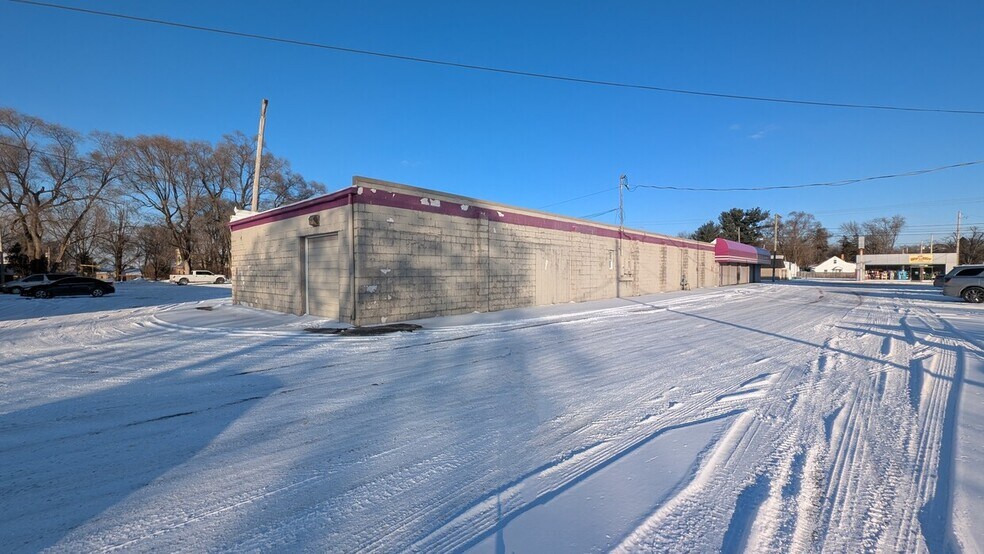More Photos Of 211 N Dixie Way, South Bend Freestanding For Sale