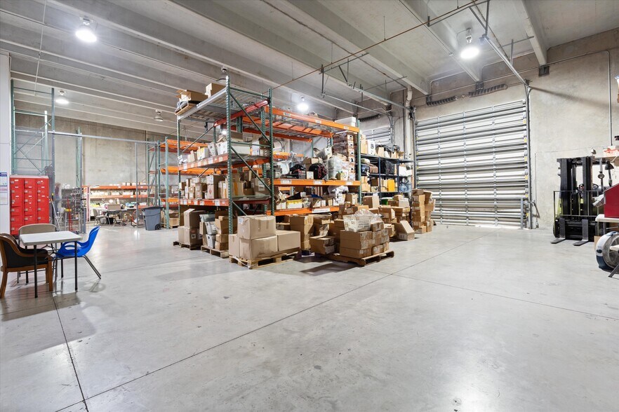 More Photos Of 1747-1781 Banks Rd, Margate Flex For Lease