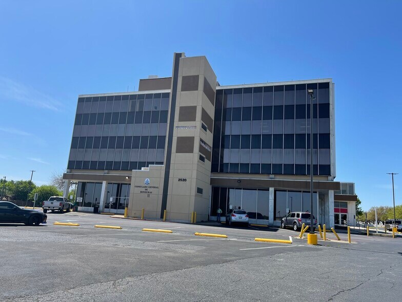 More Photos Of 2520 W Irving Blvd, Irving Office For Lease