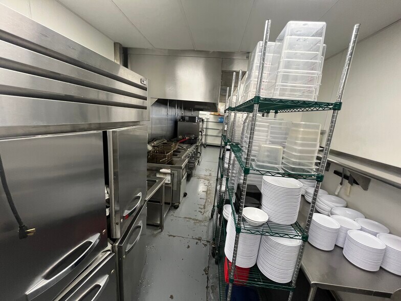 More Photos Of 210 Ed Schmidt Blvd, Hutto Storefront For Lease