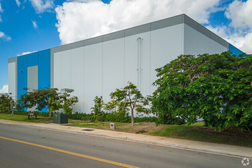 More Photos Of 603 Komohana St, Kapolei Warehouse For Sale