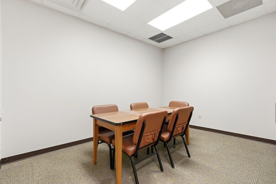 More Photos Of 1612 N Osteopathy, Kirksville Office For Sale