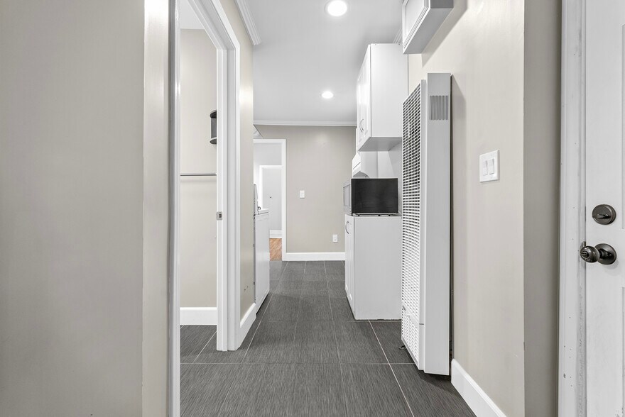 More Photos Of 1955 Bonsallo Ave, Los Angeles Apartments For Sale