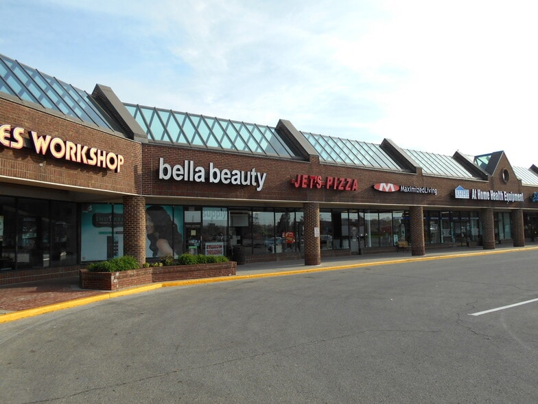 More Photos Of 2402-2670-0 Lake Circle Dr, Indianapolis Unknown For Lease