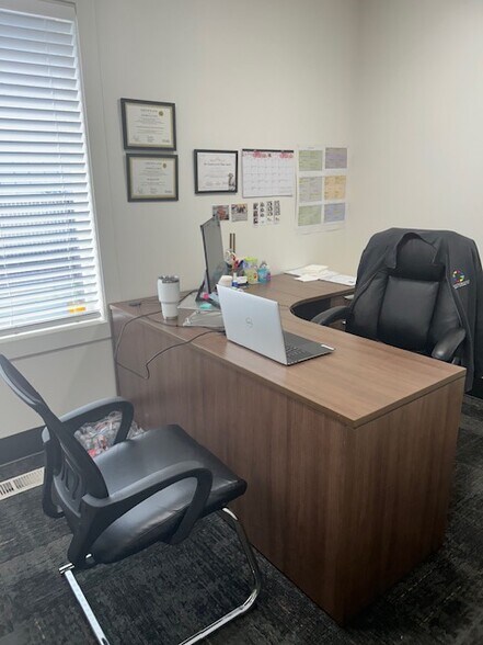 More Photos Of 18445 E Burnside St, Portland Office Residential For Sale