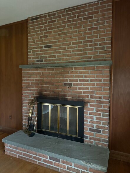 More Photos Of 73 Berlin Cross Keys Rd, Williamstown Specialty For Sale