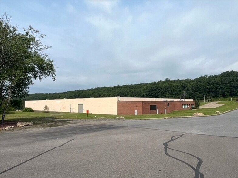Primary Photo Of 10 Schultz Drive, Delano Warehouse For Lease