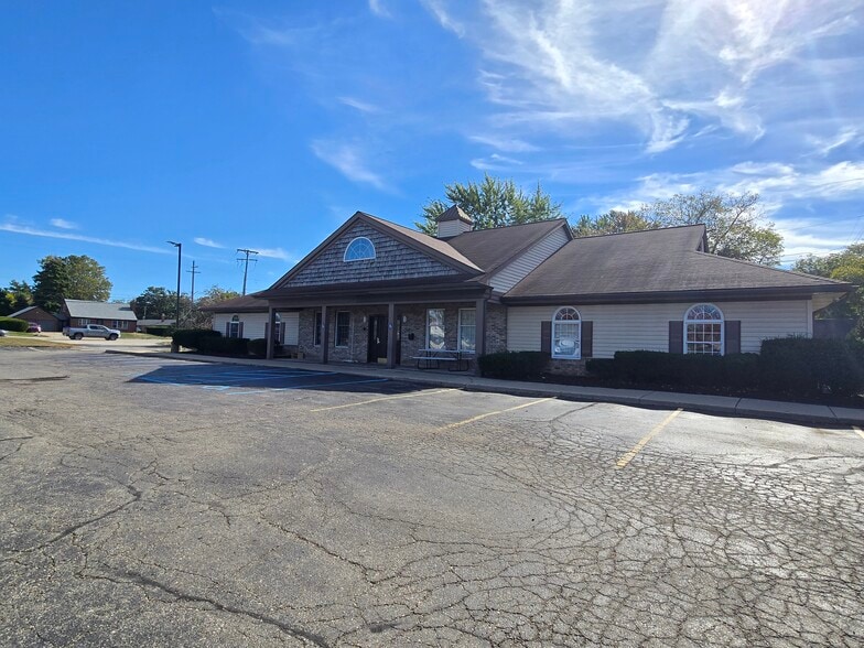 Primary Photo Of 30201 Dequindre Rd, Madison Heights Medical For Lease