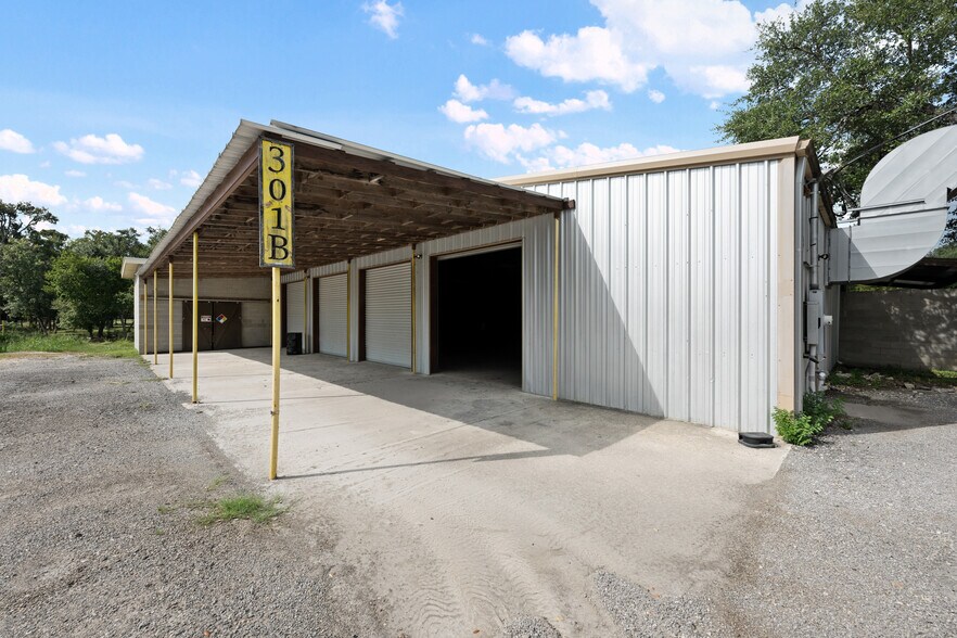 More Photos Of 301-329 Dews Rd, Leander Industrial For Sale