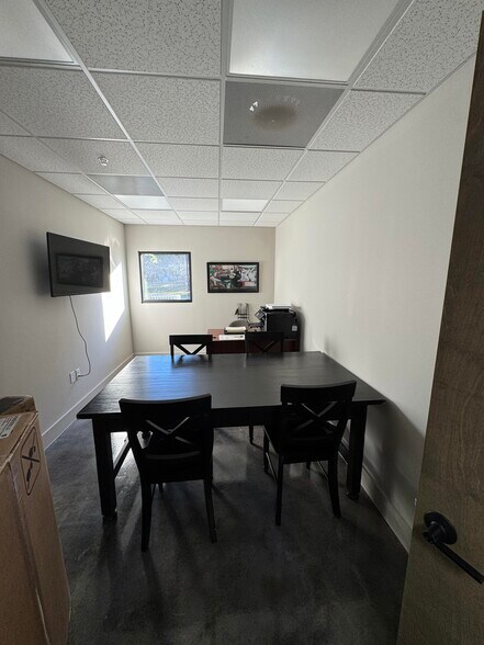 More Photos Of 235 NE Watula Ave, Ocala General Retail For Sale