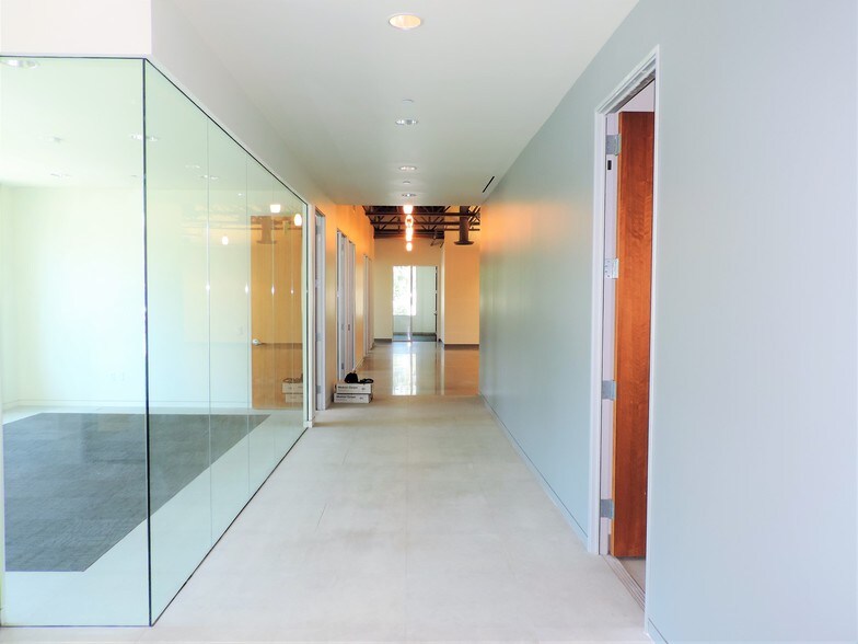 More Photos Of 25 Edelman, Irvine Office For Sale