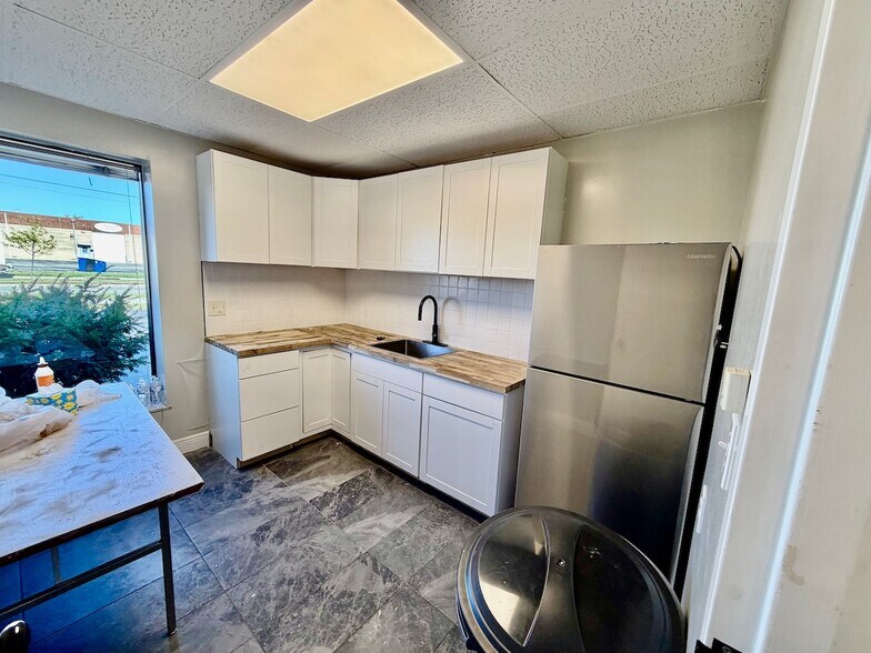 More Photos Of 2455 Stanley Ave, Dayton Auto Dealership For Sale