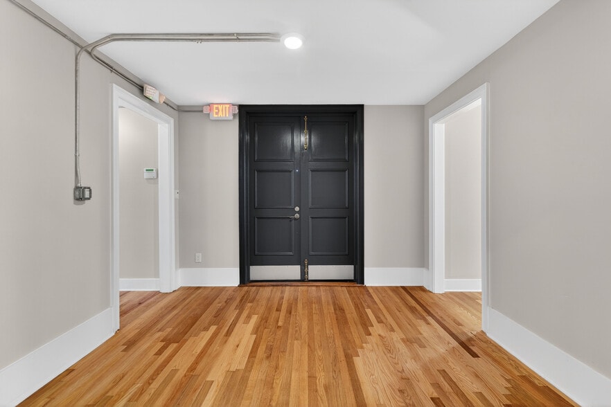 More Photos Of 208 St Marys St, Raleigh Loft Creative Space For Sale