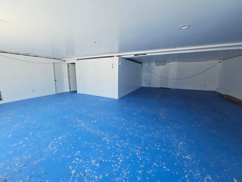 More Photos Of 2652-2662 Honolulu Ave, Montrose Freestanding For Lease