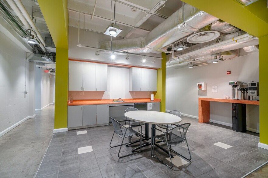 More Photos Of 402 Pierce, Houston Office For Lease