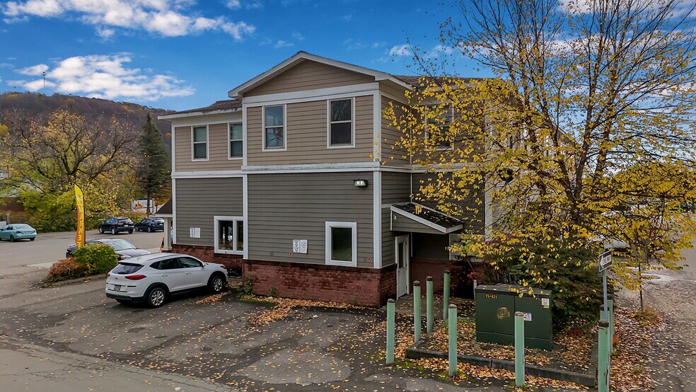 More Photos Of 38 Washington St, Ellicottville Storefront For Sale