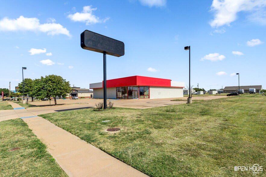 More Photos Of 4205 Old Jacksboro Hwy, Wichita Falls Freestanding For Lease
