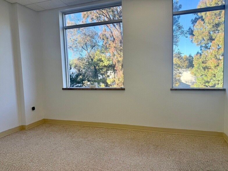 More Photos Of 2168-2196 Ringwood Ave, San Jose Light Distribution For Lease