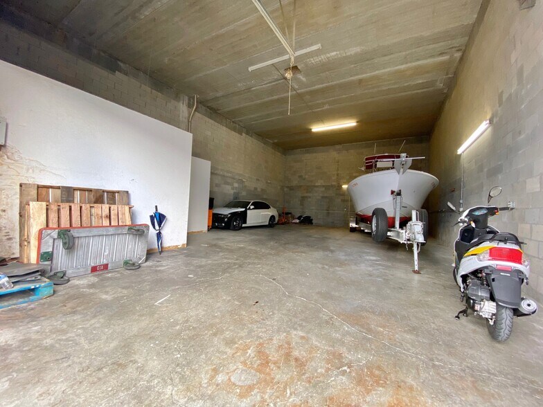 More Photos Of 13355-13385 NW 47th Ave, Opa-locka Warehouse For Sale