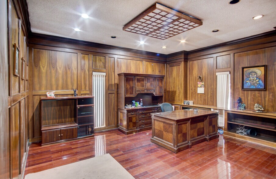 More Photos Of 11400 Downey Ave, Downey Warehouse For Sale