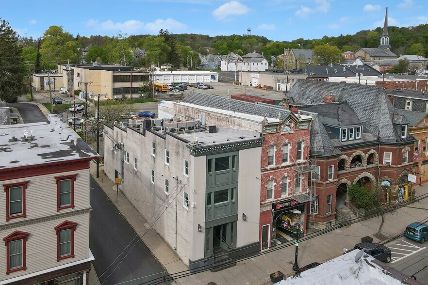 More Photos Of 170-172 Spring St, Newton Office For Sale