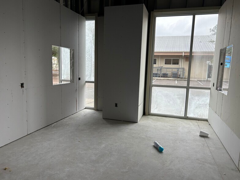 More Photos Of 2255 Dunn Ave, Jacksonville Storefront Retail Office For Lease