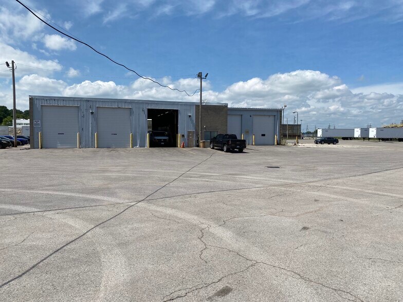 More Photos Of 6810 Prescott Ave, Saint Louis Truck Terminal For Lease