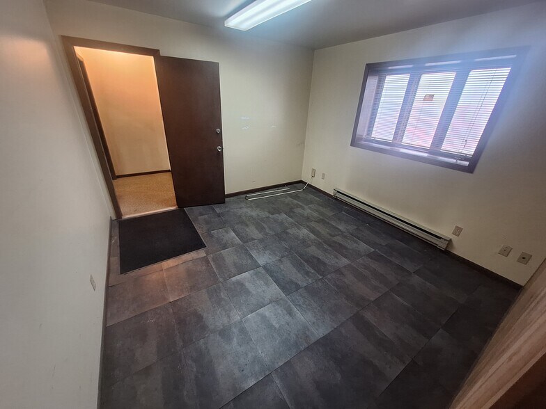 More Photos Of 4301-4303 12th Ave N, Fargo Service For Lease