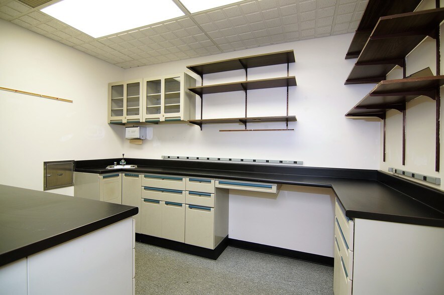 More Photos Of 555 E Eads Pky, Lawrenceburg Medical For Sale